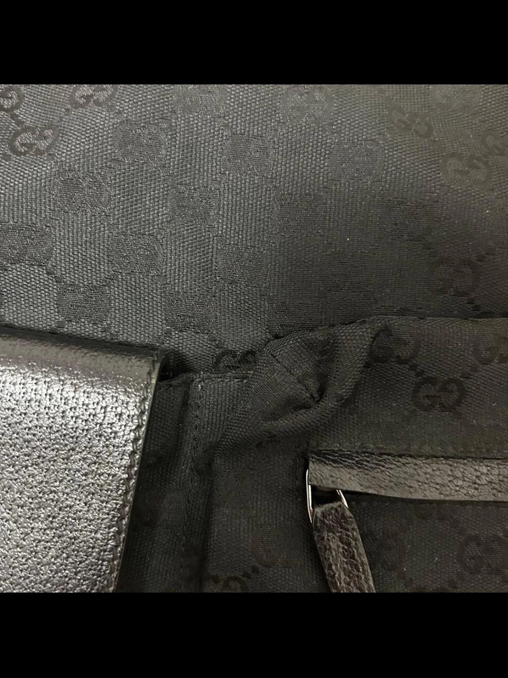 Gucci Black Messenger Bag with Red and Green Web Strap - Picture 4 of 15